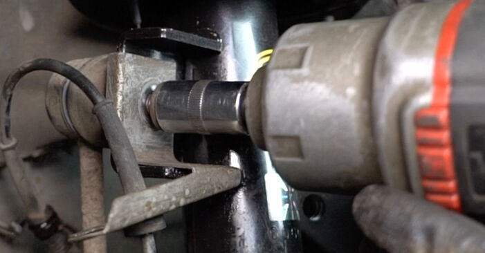 Hvordan skifte VOLVO V60 2014 Hjullager trinn–for–trinn veiledning