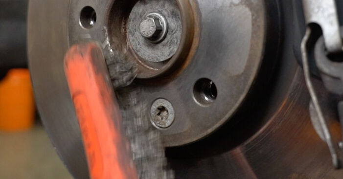 Hvordan skifte Hjullager på VOLVO V60 I Varebil / Stasjonsvogn (155) 2013 – tips og triks