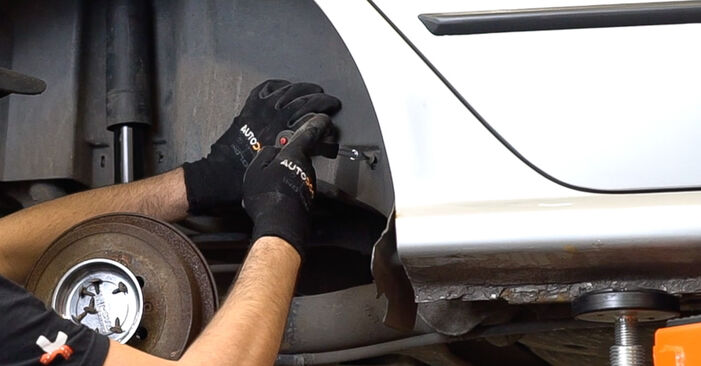 Trinn-for-trinn anbefalinger for hvordan du kan bytte SEAT IBIZA SPORTCOUPE Box Body / Hatchback (6J1) 2013 1.2 Fjærbenslager selv