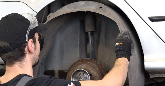 Jak wymienić Poduszka Amortyzatora w SEAT Ibiza Sportcoupe Furgon / liftback (6J1) 1.2 2013: pobierz instrukcje PDF i instrukcje wideo