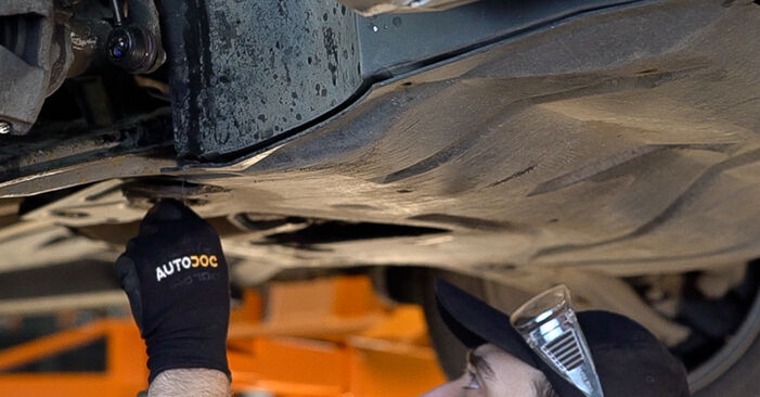 Wie Getriebeöl und Verteilergetriebeöl beim Audi A4 B6 2000 gewechselt werden - Unentgeltliche PDF- und Videoanweisungen