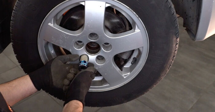 Bytte VW POLO 1.4 Bremseslange: Veiledninger og videoer på nettet