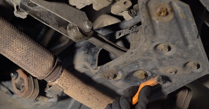 VW FOX Variklio montavimo rėmas keitimas: nemokamos remonto instrukcijos