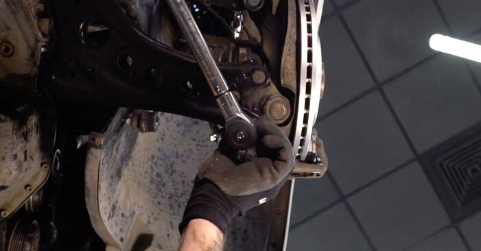 Wie problematisch ist es, selber zu reparieren: Querlenker beim Seat Ibiza 6L1 1.9 TDI 2008 auswechseln – Downloaden Sie sich bebilderte Tutorials