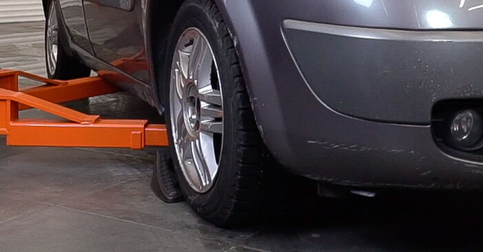 Ako vymeniť Klinový rebrovaný remen na Tiida C12 Hatchback 2012 – bezplatné PDF a video návody.