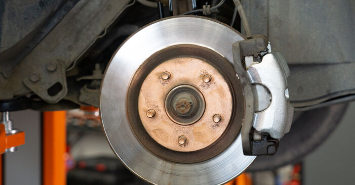 Wie schmierig ist es, selber zu reparieren: Bremssattel beim Renault Koleos 2 1.7 BLUE dCi 150 (HCA7) 2022 wechseln – Downloaden Sie sich Bildanleitungen