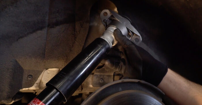 Come sostituire Supporto ammortizzatore posteriore e anteriore SEAT Alhambra (710, 711) 2.0 TDI 4Drive 2011 - manuali passo passo e video guide