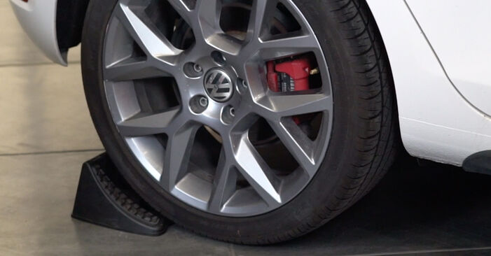 Ako vymeniť Horné Uloženie Tlmiča na Audi TT Roadster 2007 – bezplatné PDF a video návody.