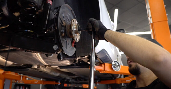 Comment changer Roulement de roue sur AUDI Q3 - trucs et astuces