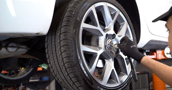Comment remplacer VW T-ROC Roulement de roue - manuels pas à pas et guides vidéo
