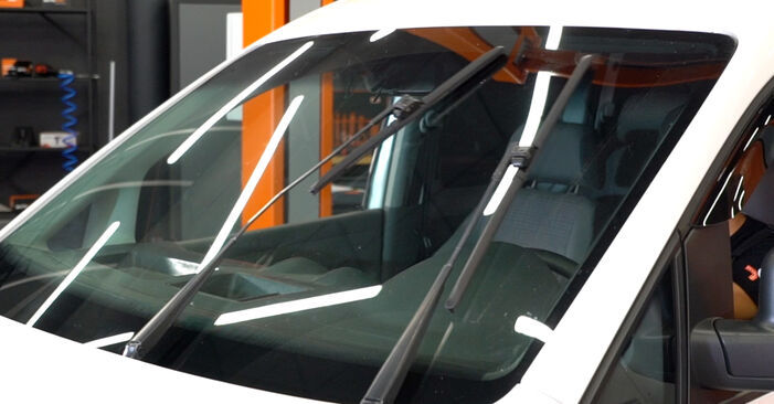 Cómo reemplazar Escobillas de Limpiaparabrisas en un VW Caddy III Furgón (2KA, 2KH, 2CA, 2CH) 1.9 TDI 2005 - manuales paso a paso y guías en video