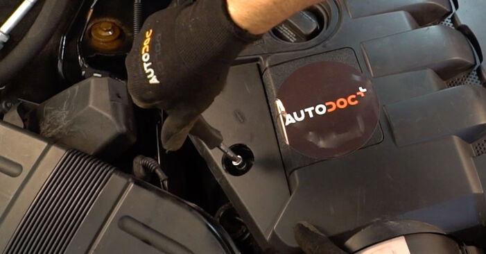 Trocar Filtro de Combustível no SEAT Cordoba I Vario Van / Carrinha (6K5) 1.9 TDI 2000 por conta própria