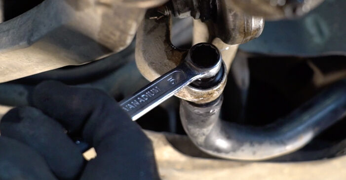Wie man Koppelstange am SEAT Exeo Limousine (3R2) 2013 wechselt – Laden Sie sich PDF-Wegleitungen und Videoanweisungen herunter