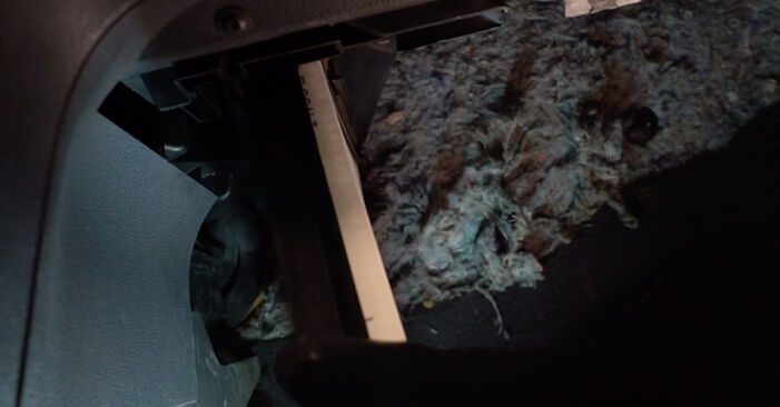 Changing Pollen Filter on PORSCHE PANAMERA 4.8 S 2012 by yourself