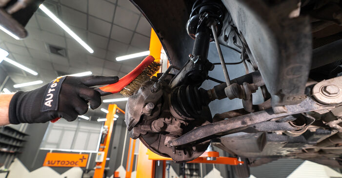 Bremssattel am AUDI TT Roadster (8J9) 2.5 RS quattro 2012 wechseln – Laden Sie sich PDF-Handbücher und Videoanleitungen herunter