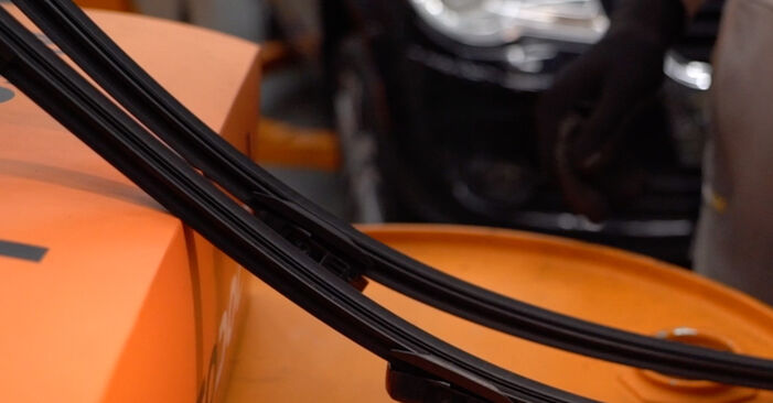 Kā nomainīt Stikla tīrītāja slotiņa Audi TT FV 2014 - bezmaksas PDF un video rokasgrāmatas