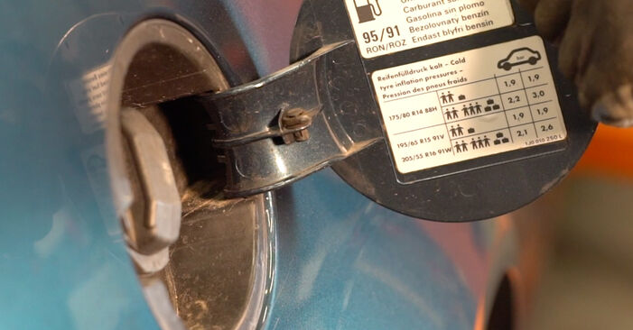 Wie man Kraftstofffilter beim Seat Leon SC 2013 wechselt - Gratis PDF- und Video-Tutorials