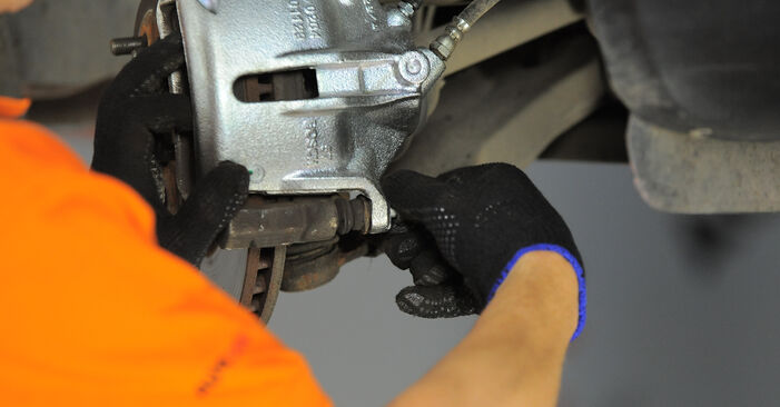 Trinn-for-trinn anbefalinger for hvordan du kan bytte Ford Mondeo mk3 Sedan 2005 ST220 3.0 Bremsecaliper selv