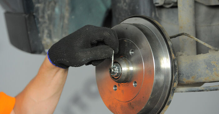 VW PASSAT 1.8 Brake Shoes replacement: online guides and video tutorials
