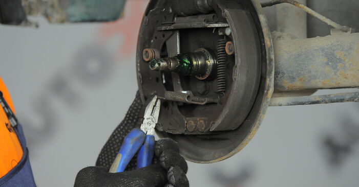 Wie lange benötigt das Auswechseln der Teile: Bremsbacken beim Fox 5Z 2011 - Detailliertes PDF-Tutorial