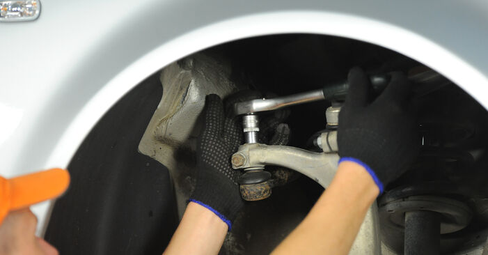 Changing Track Rod End on AUDI A6 Saloon (4F2, C6) 2.7 TDI 2007 by yourself