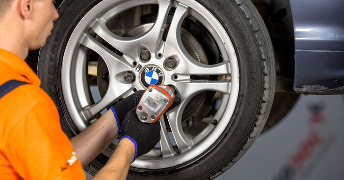Hvordan man udskifter BMW 3 SERIES Bremsekaliber - trin-for-trin manualer og video vejledninger