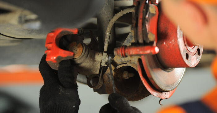 Hvordan skifte VW PARATI 2006 Bremsecaliper trinn–for–trinn veiledning