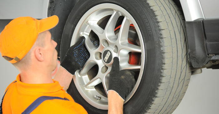 Hvordan man fjerner VW PARATI Bremsekaliber - nem at følge online instruktioner