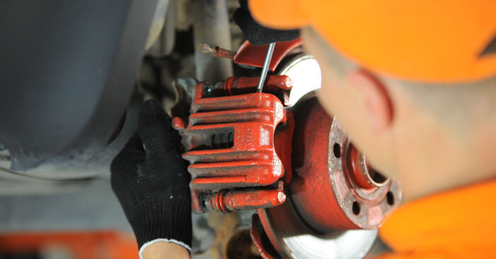 Hvordan man fjerner VW PASSAT Bremsekaliber - nem at følge online instruktioner