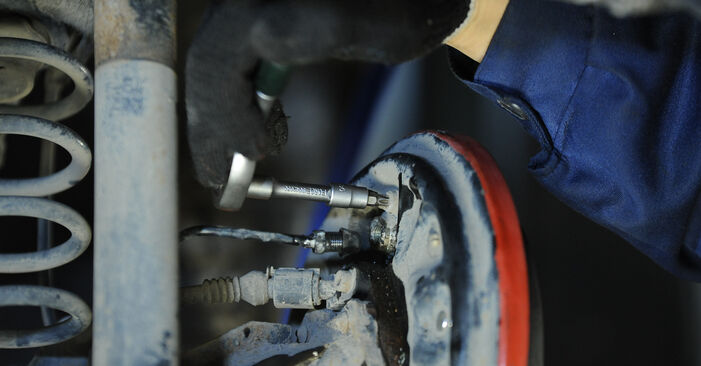 Radbremszylinder beim AUDI A2 1.6 FSI 2001 selber erneuern - DIY-Manual