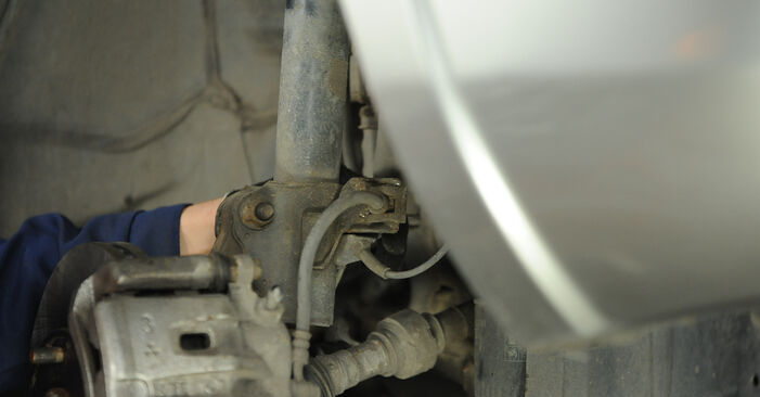 Wie schmierig ist es, selber zu reparieren: Domlager beim Nissan Primera P12 Limousine 2.5 2008 wechseln – Downloaden Sie sich Bildanleitungen