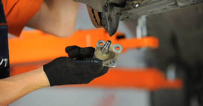 Replacing Suspension Ball Joint on VW Bora 1j2 2000 1.6 by yourself