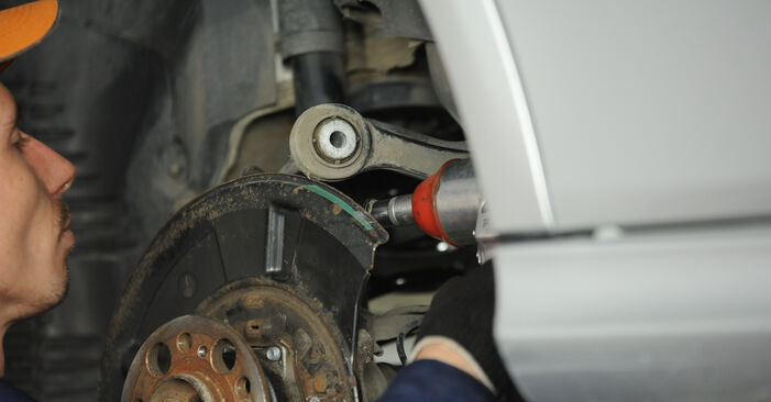 Wie schmierig ist es, selber zu reparieren: Radlager beim Mercedes w221 S 350 CDI 3.0 2011 wechseln – Downloaden Sie sich Bildanleitungen