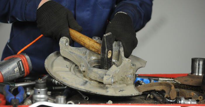 Priporočila korakov za DIY zamenjavo Mercedes W204 2012 C 180 1.8 Kompressor (204.046) Kolesni lezaj