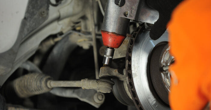 Wie kompliziert ist es, selbst zu reparieren: Spurstangenkopf am Ford Focus Mk2 1.8 Flexifuel 2010 ersetzen – Laden Sie sich illustrierte Wegleitungen herunter