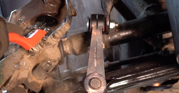 Wie schmierig ist es, selber zu reparieren: Bremssattel beim Ford C Max 2 1.6 TDCi 2016 wechseln – Downloaden Sie sich Bildanleitungen
