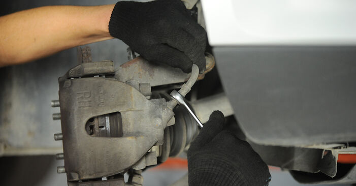 Wie lange benötigt das Auswechseln der Teile: Bremssattel beim Ford Kuga Mk1 2011 - Detailliertes PDF-Tutorial