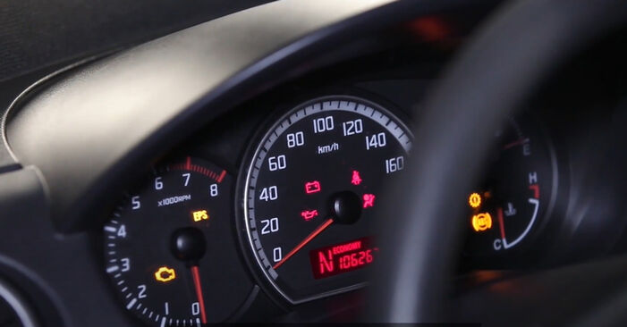 Trinn-for-trinn anbefalinger for hvordan du kan bytte Suzuki Ignis FH 2001 1.3 4WD (RG413) Oljefilter selv