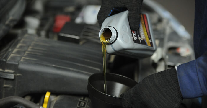 Austauschen Anleitung Ölfilter am Suzuki Liana ER 2011 1.6 i (RH416) selbst