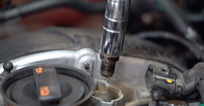 Zündkerzen beim VW EOS 3.2 V6 2013 selber erneuern - DIY-Manual