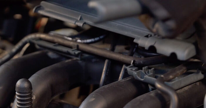 Hvordan skifte Tennplugger på Dacia Sandero 2 2012 – gratis PDF- og videoveiledninger