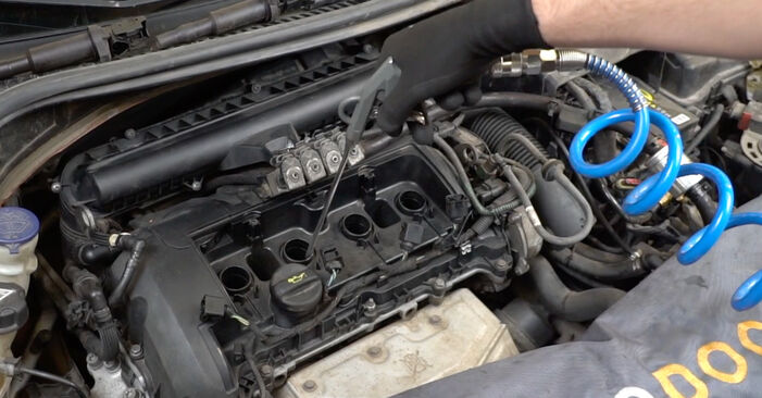 How to remove CITROËN C4 1.6 BlueHDi 100 2013 Spark Plug - online easy-to-follow instructions