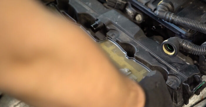 How to replace Spark Plug on CITROËN JUMPY Box 2012: download PDF manuals and video instructions