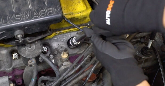 How to replace Spark Plug on SEAT 131 Saloon 1980: download PDF manuals and video instructions