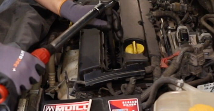 VAUXHALL TIGRA 1.3 CDTI Spark Plug replacement: online guides and video tutorials