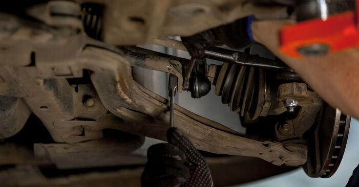 Replacing Anti Roll Bar Links on VAUXHALL ASTRA Mk IV (G) Coupe (F67) 2004 2.2 16V by yourself
