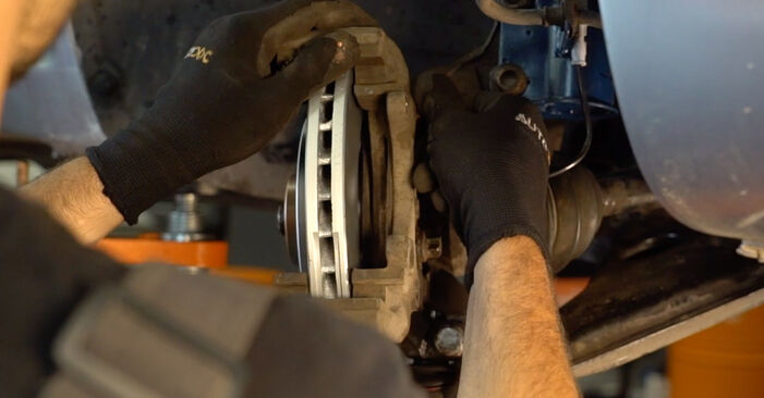 Hvordan skifte Bremseskiver på VAUXHALL Astra Mk IV (G) Cabrio (T98) 2001: Last ned PDF- og videoveiledninger