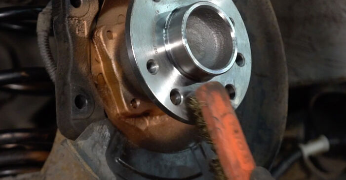 Replacing Brake Discs on Vauxhall Zafira B 2005 1.8 by yourself