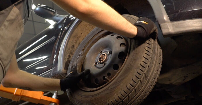 Vanskelighetsgrad: Bytte av Hjulbremsesylinder på Opel Corsa B Caravan 1.5 TD (F35) 2001 – last ned illustrert veiledning