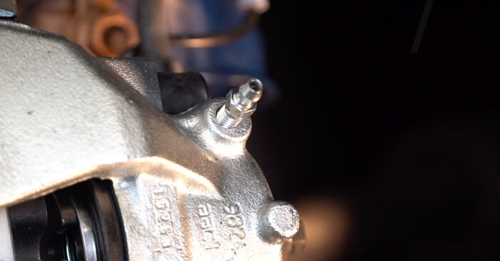 Hvordan skifte Bremsecaliper på Corsa E X15 2014 – gratis PDF- og videoveiledninger